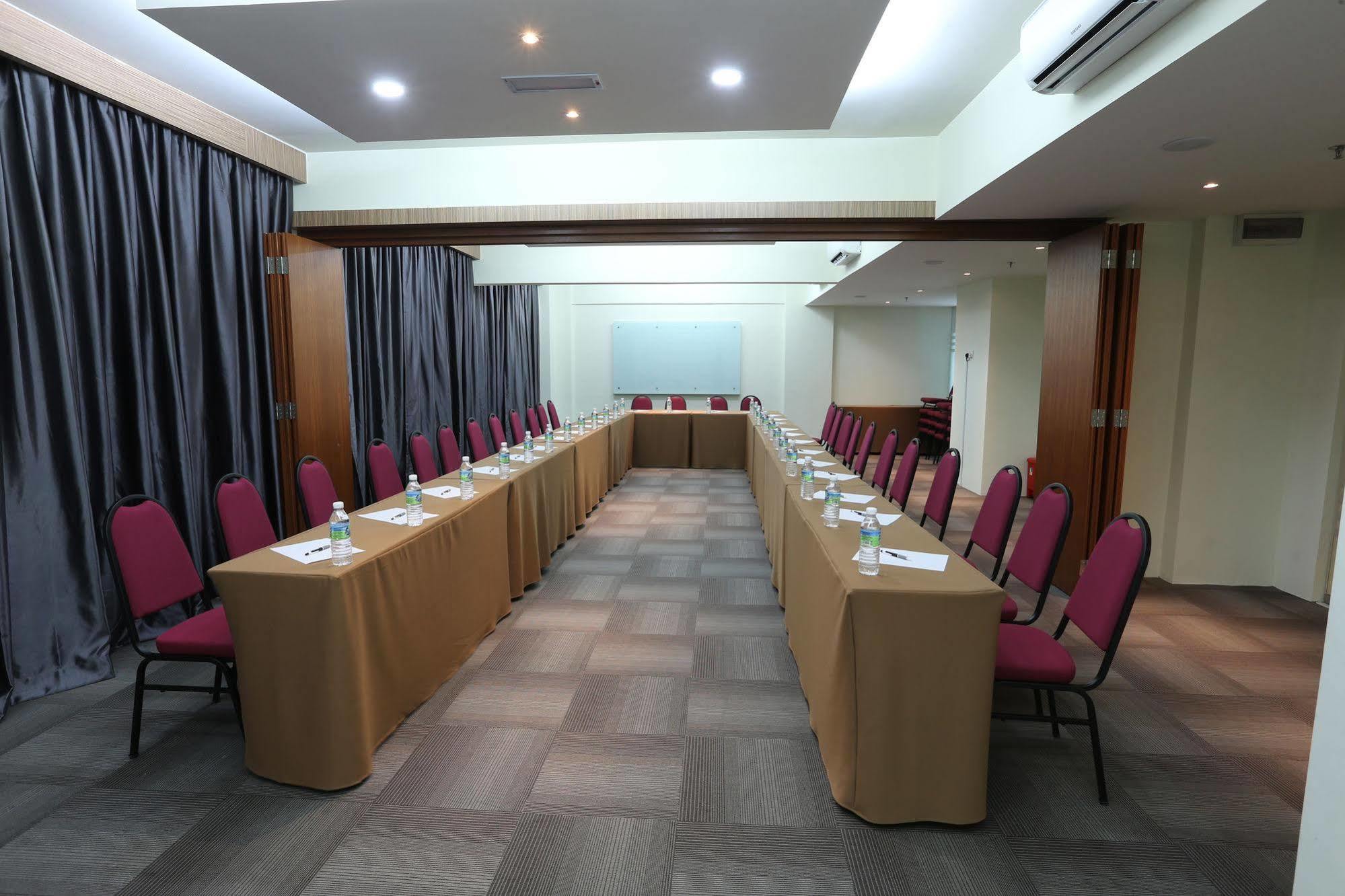 Perth 3* Kulai